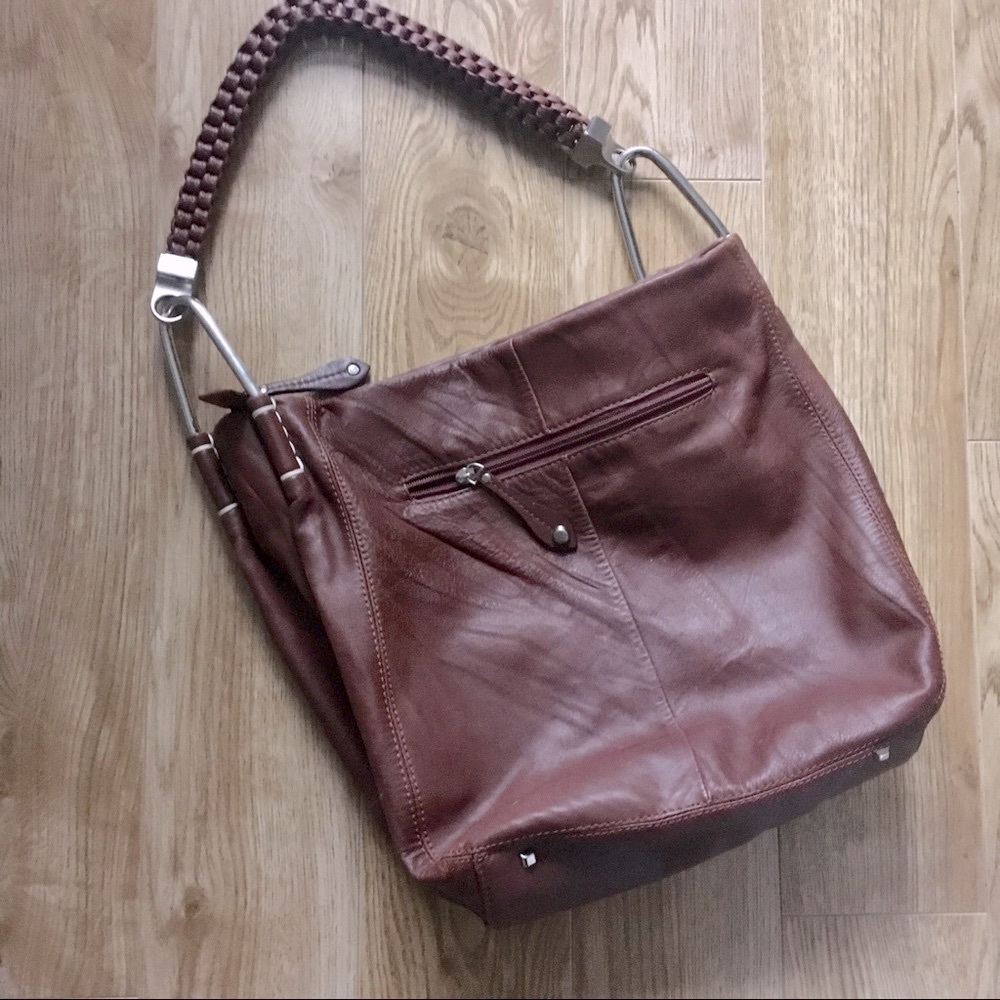 LIKE✅NEW Italian Made Leather DISSONA Hobo Handbag with Metal details. Gorgeous